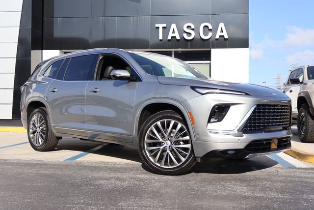 2026 Buick Enclave Avenir AWD's photo