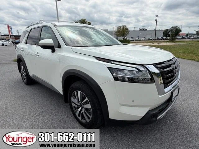 Certified Used 2024 Pearl White Nissan SL image 1