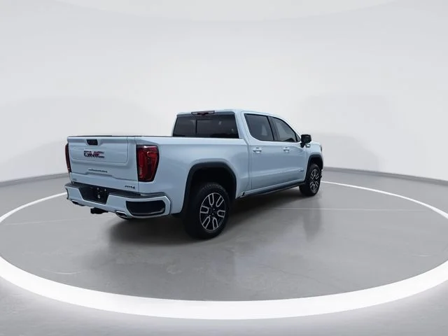 Used 2025 White GMC AT4 image 8