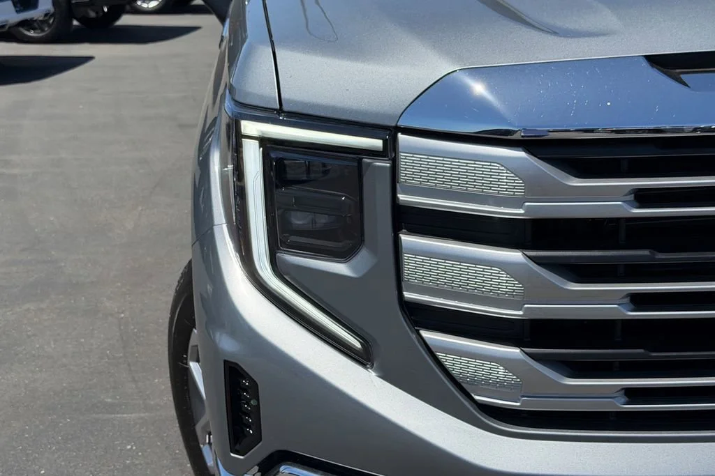New 2026 Sterling Metallic GMC SLE image 4