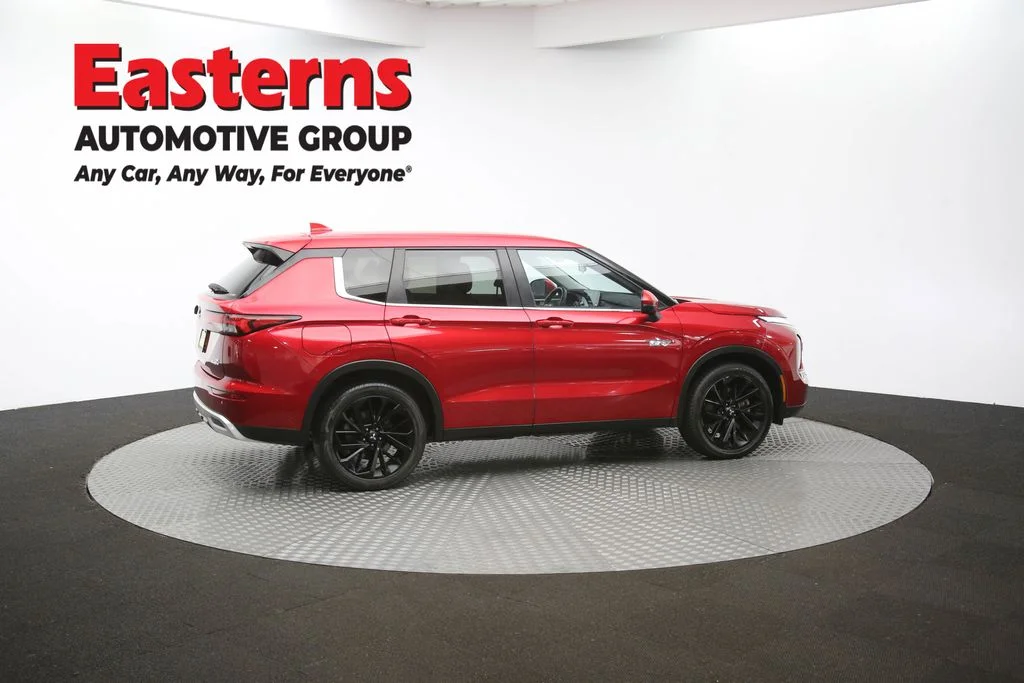 Used 2023 Red Mitsubishi SE image 42