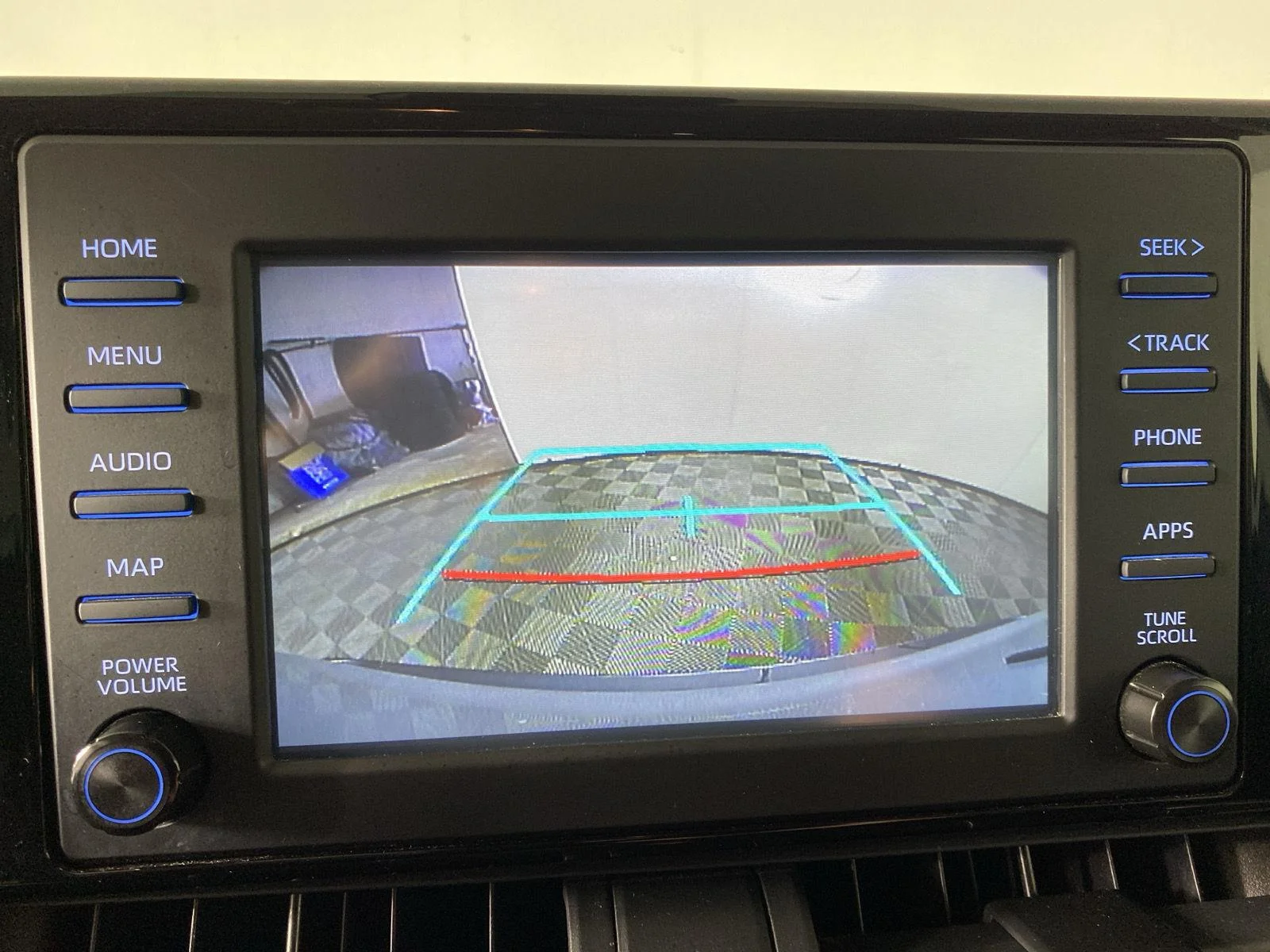 Used 2019 Gy Toyota LE image 17