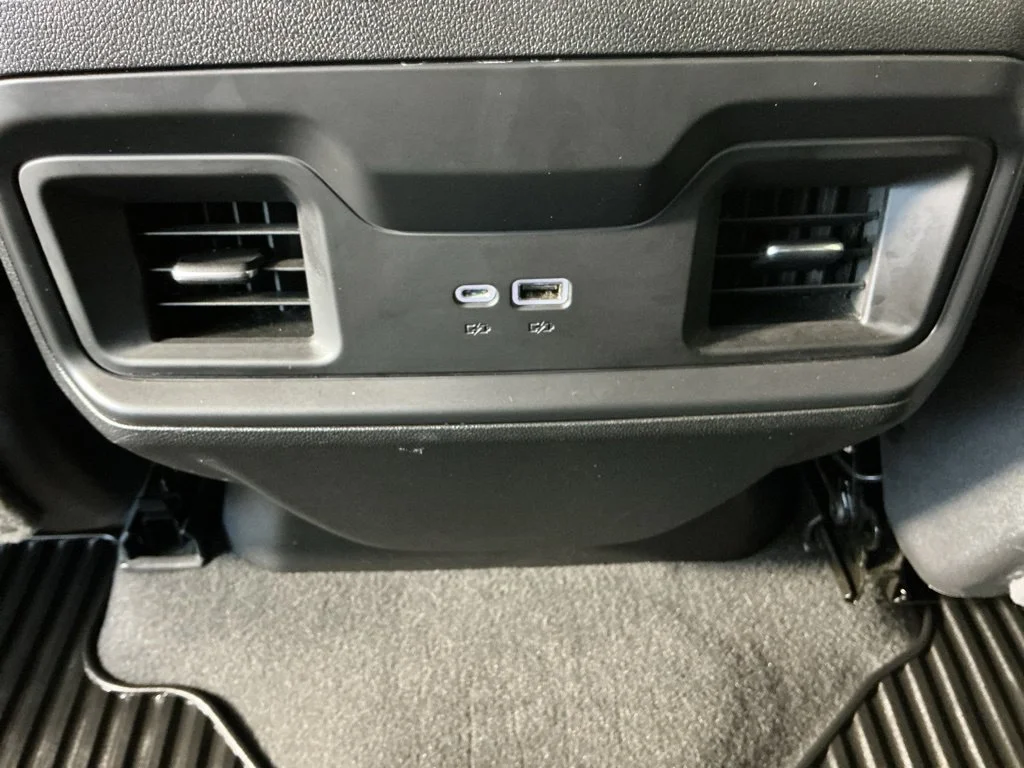 Used 2024 Summit White Chevrolet RST image 14