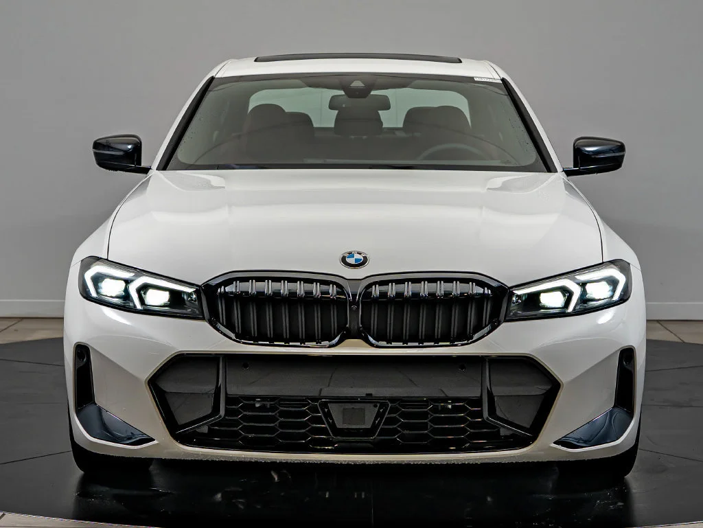 New 2026 Alpine White BMW 330i xDrive image 2