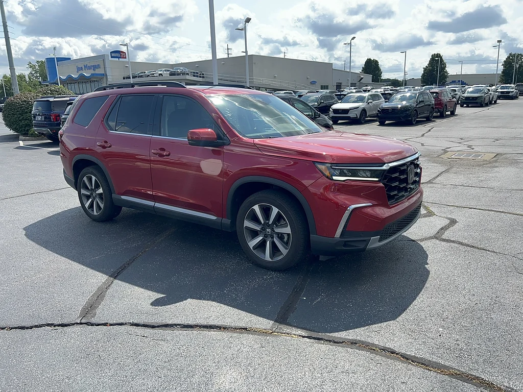 Certified Used 2025 Radiant Red Metallic II Honda Touring image 33