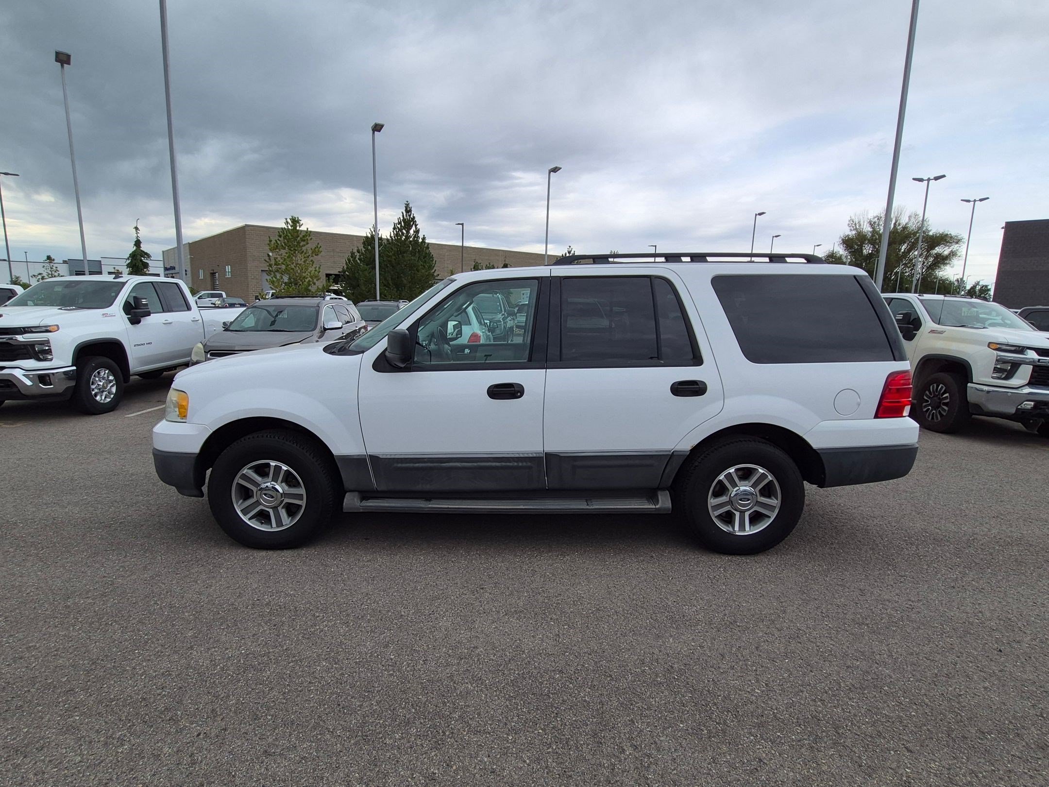 Used 2006 White Ford XLS image 7