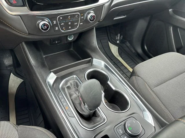 Used 2021 Silver Ice Metallic Chevrolet LT image 26