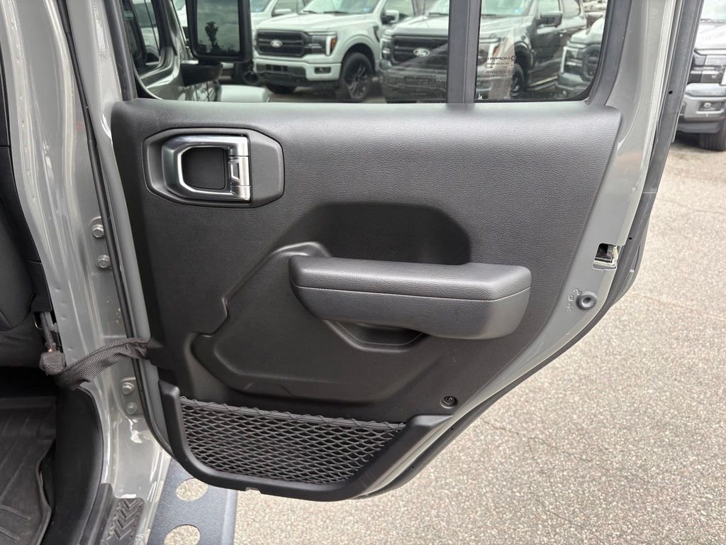 Used 2023 Sting Gray Clearcoat Jeep Rubicon image 20