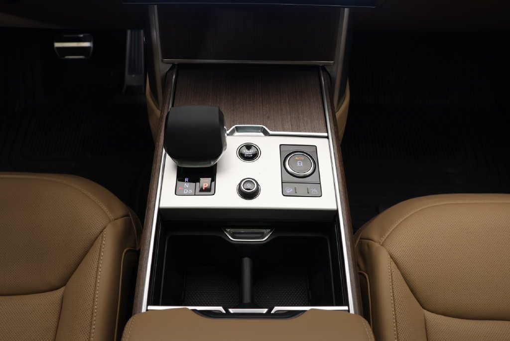 New 2027 Belgravia Green LAND ROVER SE image 21