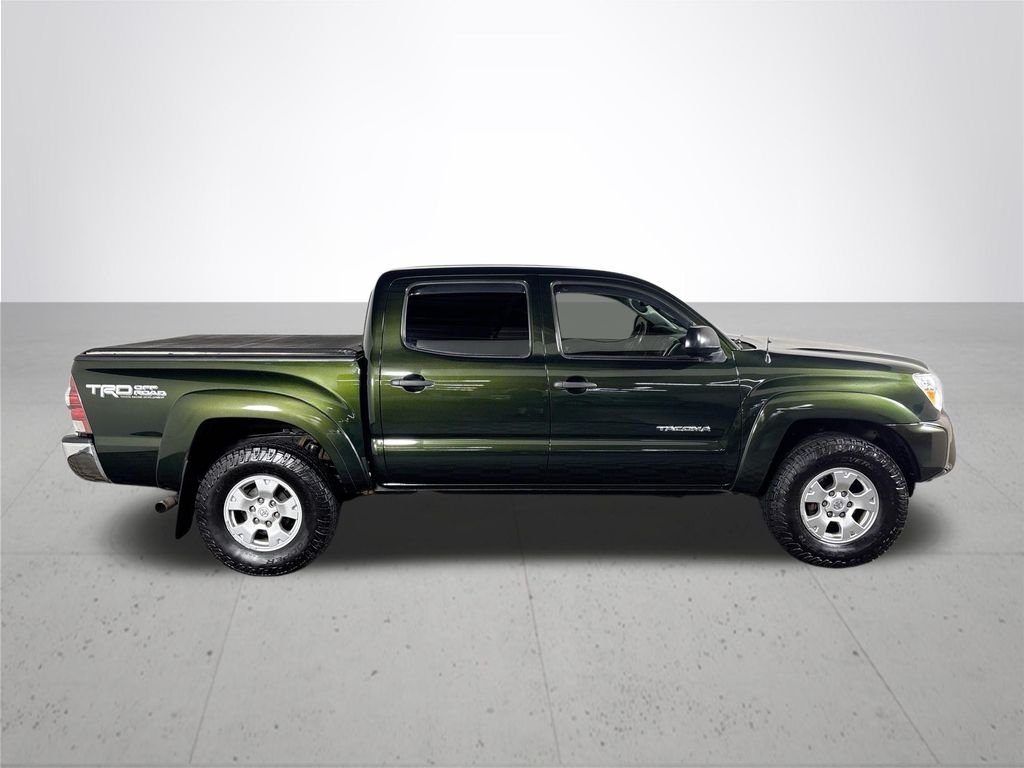 Used 2013 Green Toyota Base image 5