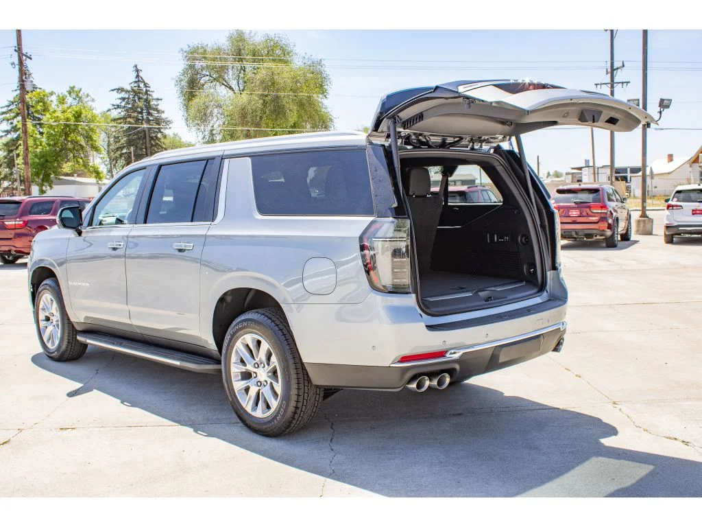 2026 Chevrolet Suburban Premier - Photo 9