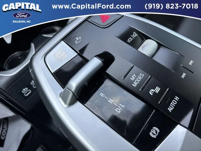 Used 2025 Black BMW xDrive28i image 31