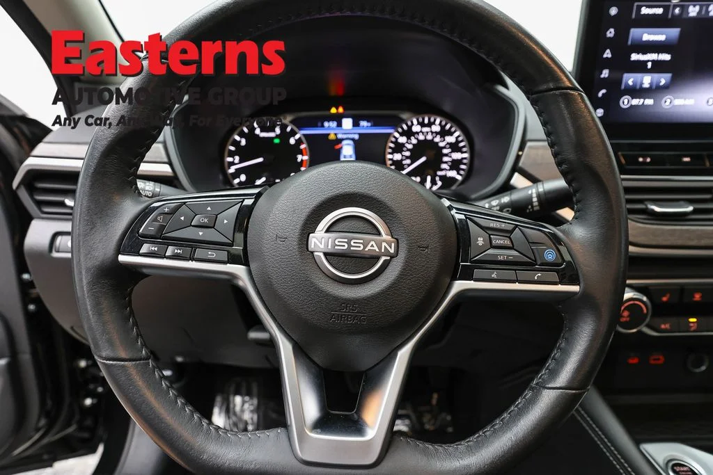 Used 2023 Black Nissan 2.5 SV image 10