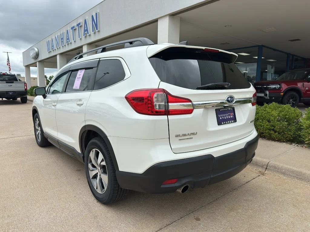 Used 2022 Crystal White Pearl Subaru Premium image 11