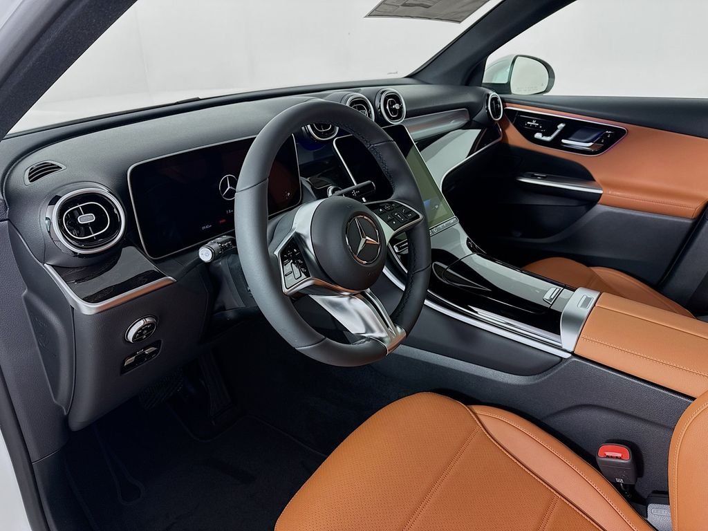 New 2026 Polar White Mercedes-Benz GLC 300 image 4