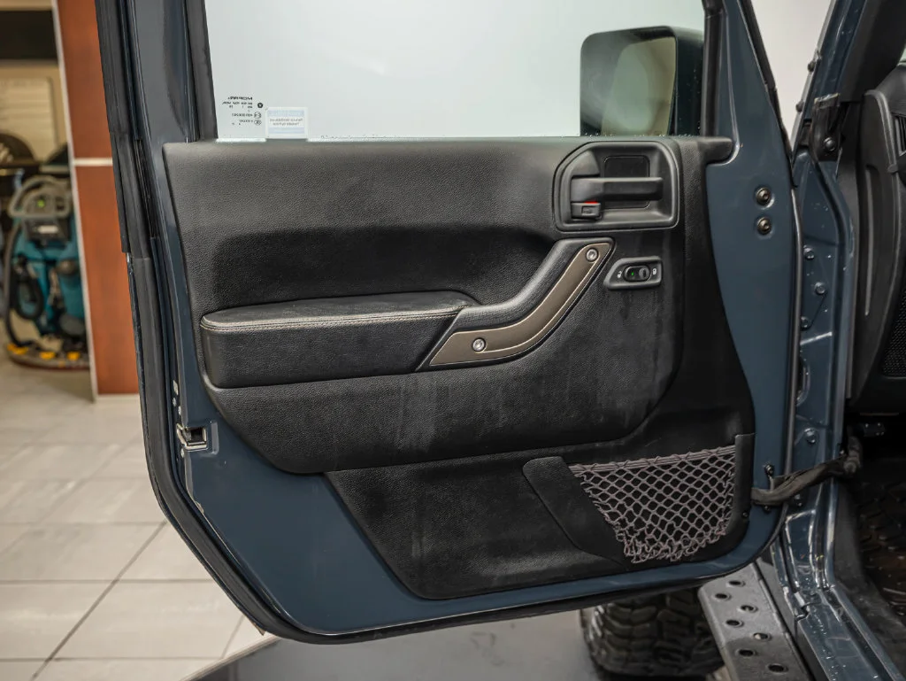 Used 2018 Rhino Clearcoat Jeep Unlimited Sport image 16