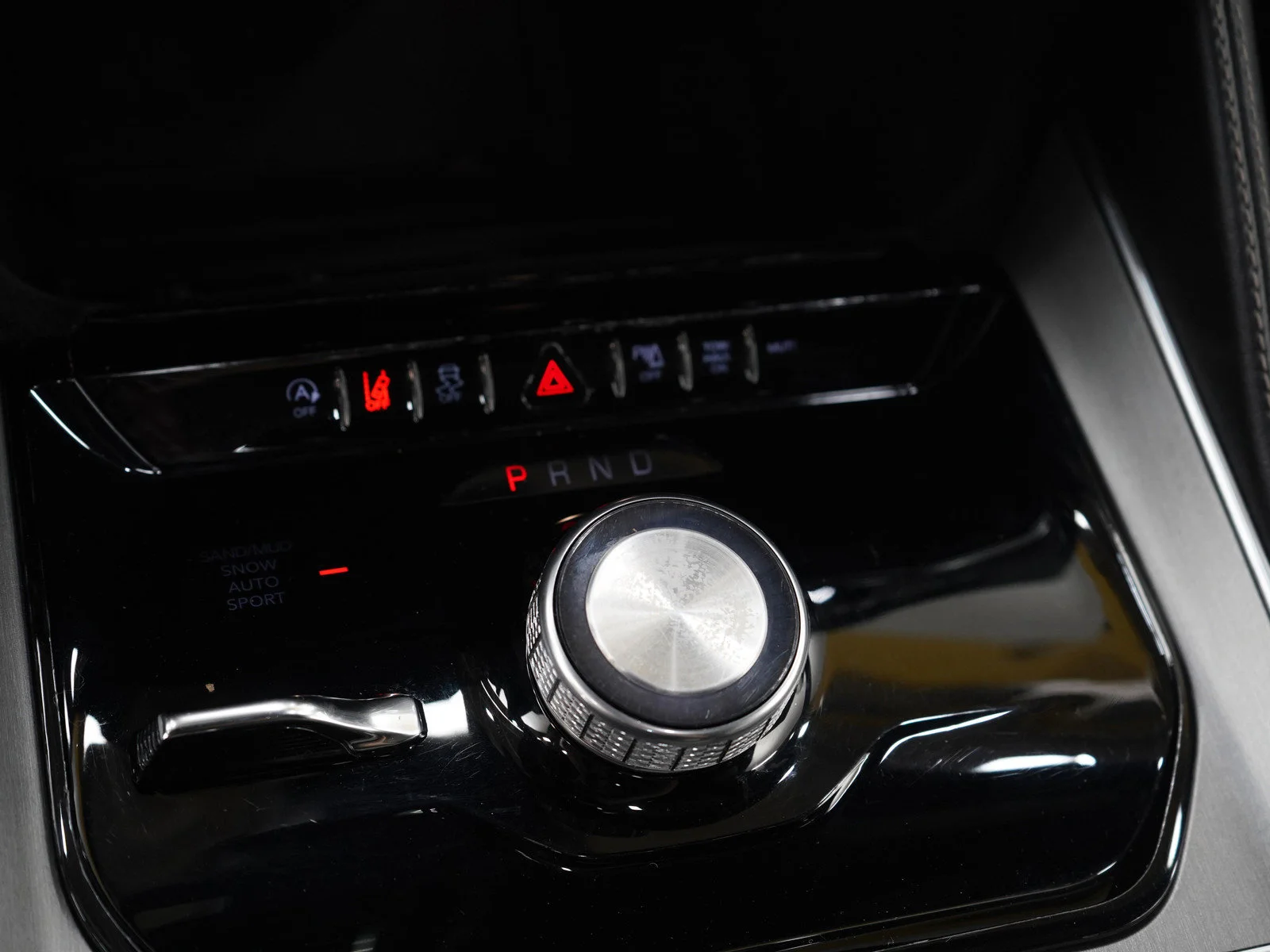Used 2024 Diamond Black Crystal Pearlcoat Jeep Series II image 27