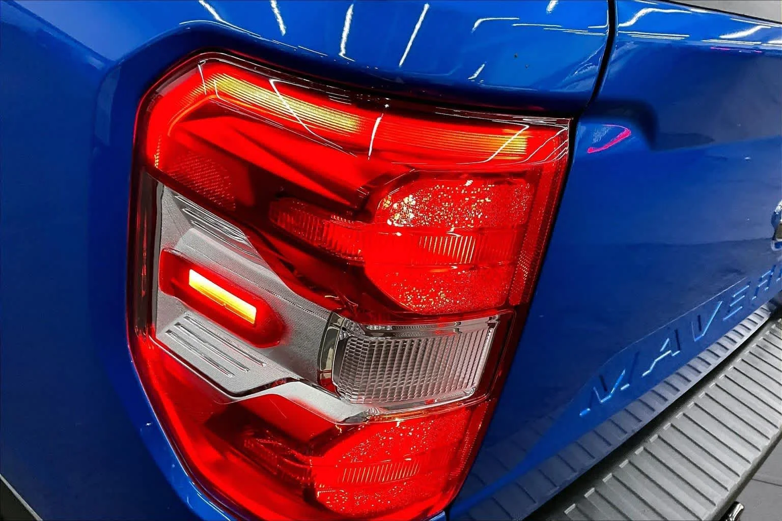 Used 2022 Velocity Blue Metallic Ford Lariat image 28