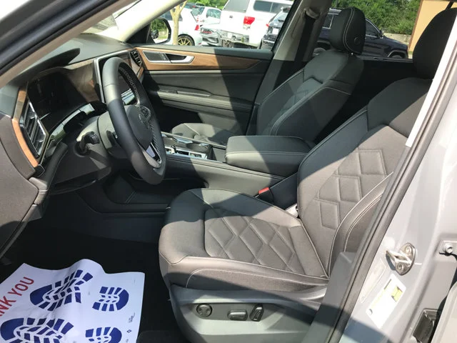 New 2026 Pure Gray Volkswagen 2.0T SE w/Technology image 25