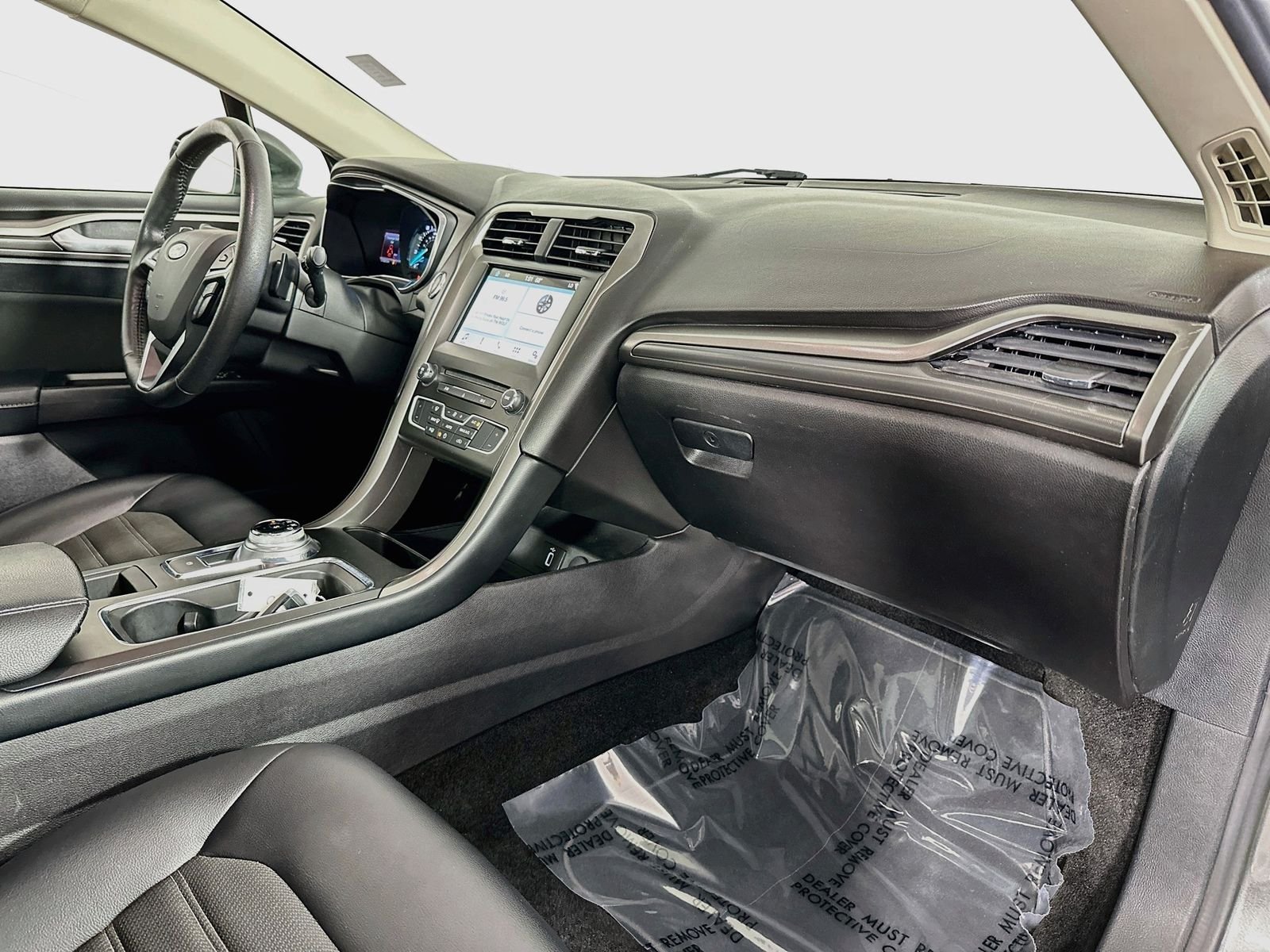Used 2017 Magnetic Ford SE image 29