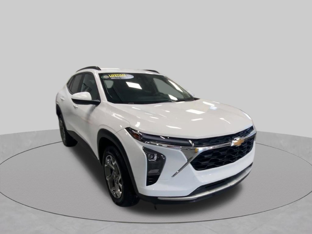 2025 Chevrolet Trax LT - Photo 3