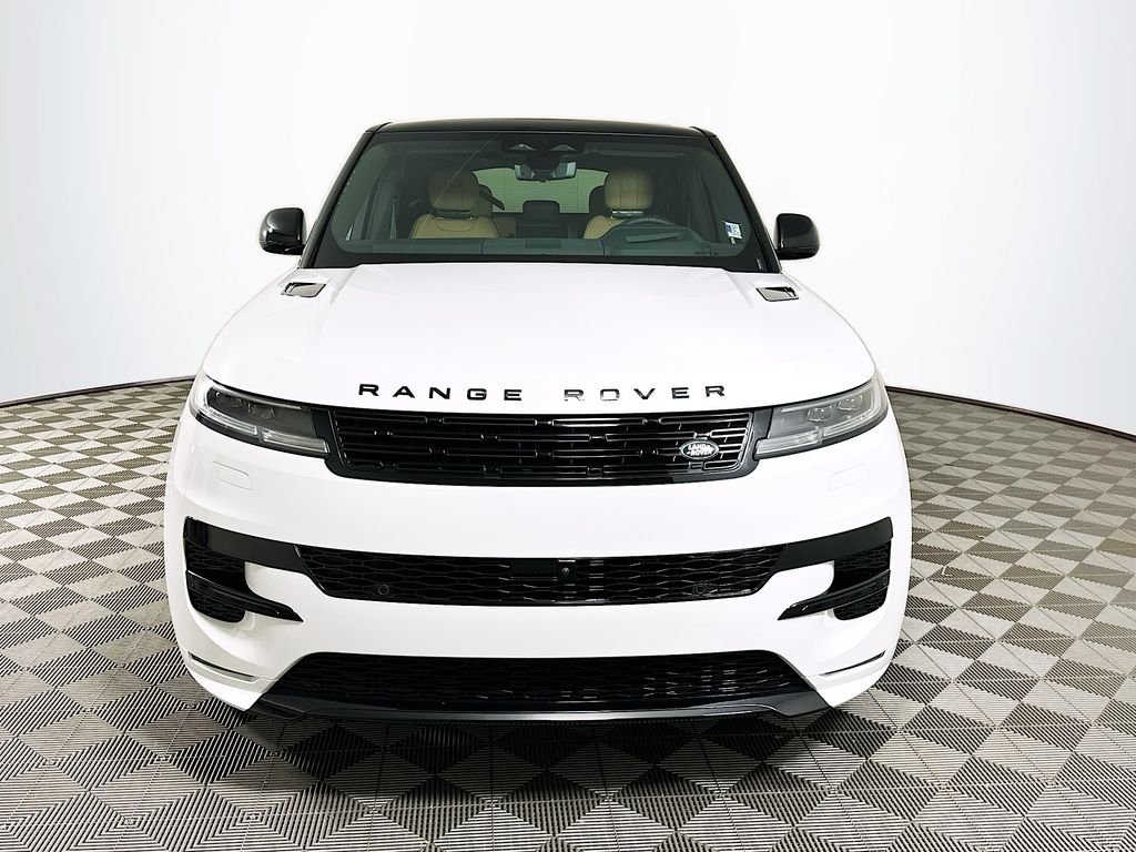 New 2026 Fuji White Land Rover Dynamic SE image 2