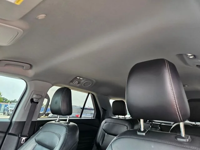 Used 2022 White Metallic Ford XLT image 7