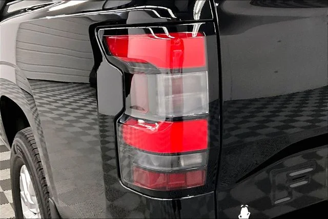 Used 2022 Super Black Nissan SV image 36