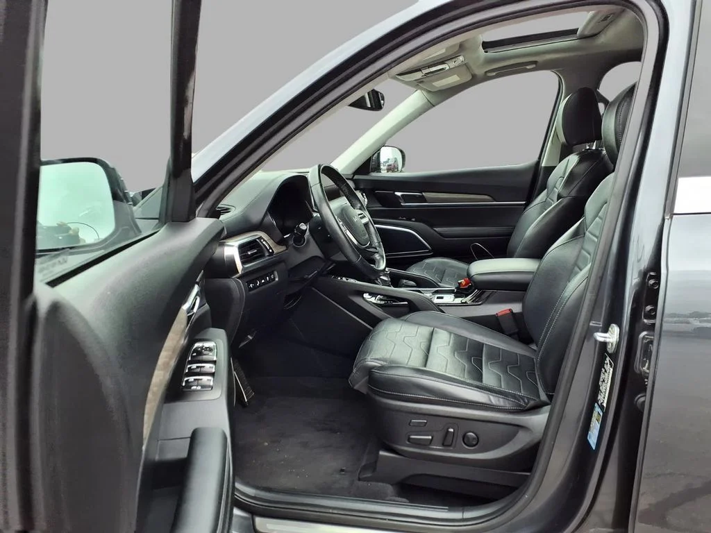 Used 2022 Gray Kia SX image 23