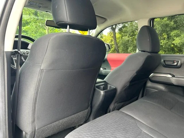 Used 2022 White Toyota SR5 image 27