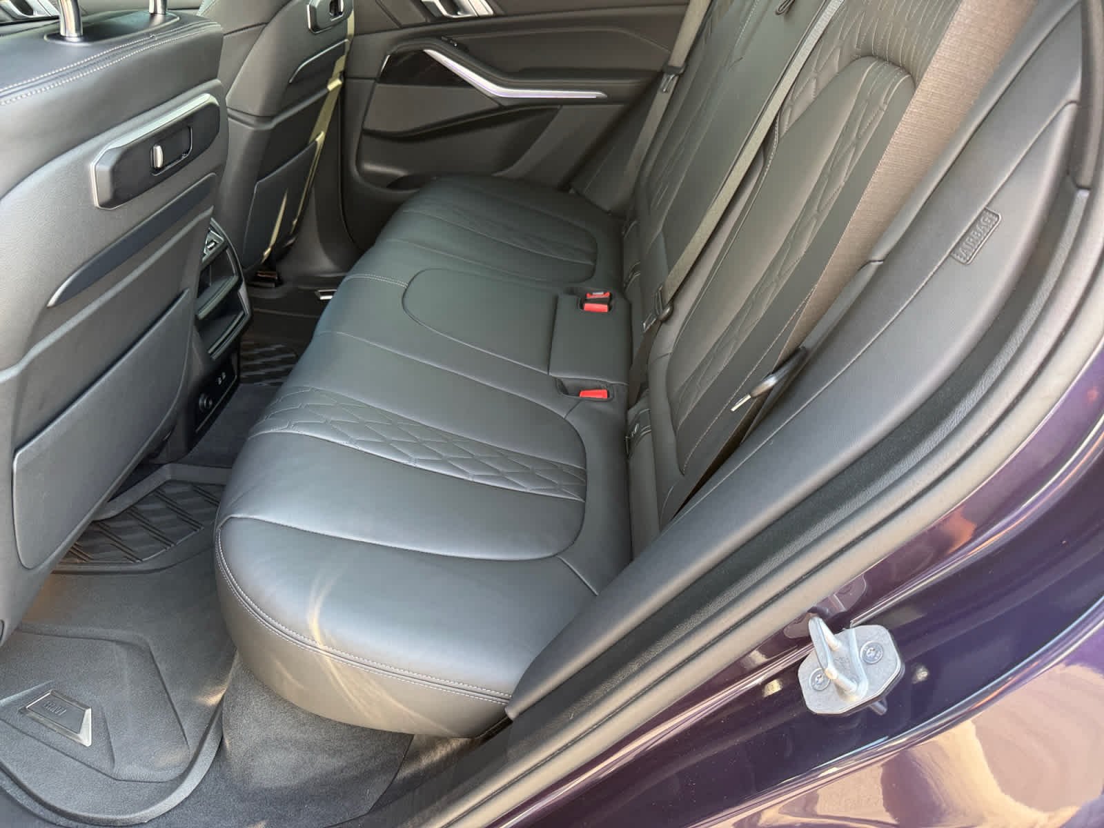 Used 2024 Technoviolet Metallic BMW xDrive40i image 11