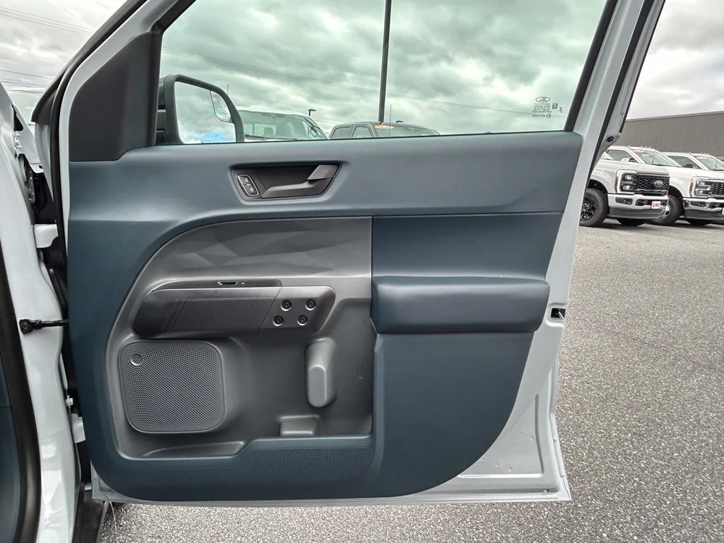 New 2026 Space White Metallic Ford XLT image 33