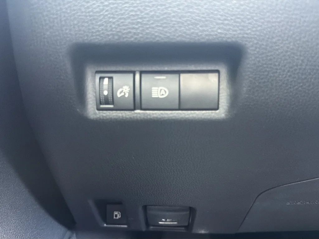 Used 2024 White Toyota LE image 19