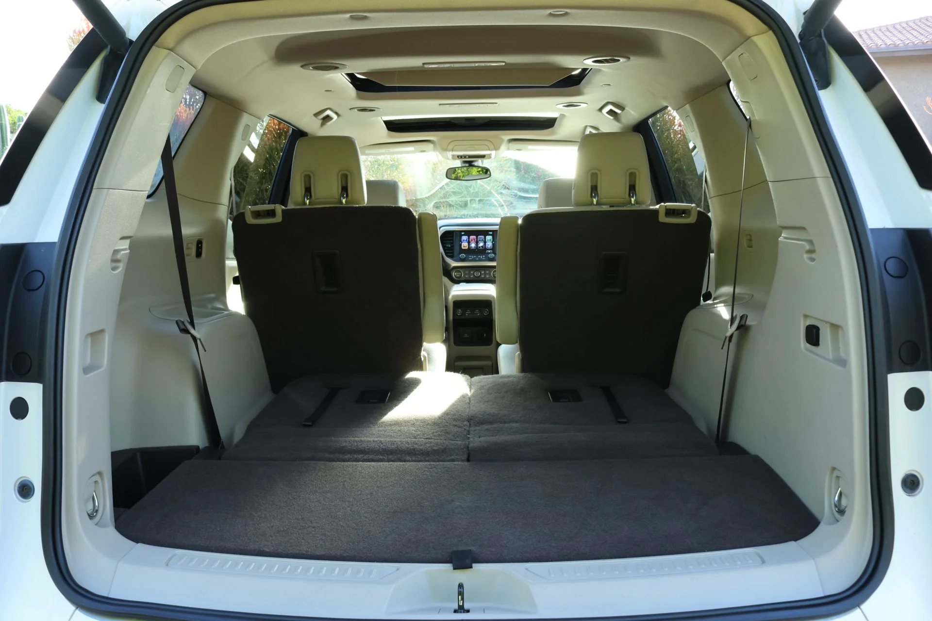 Used 2017 White GMC Denali image 26