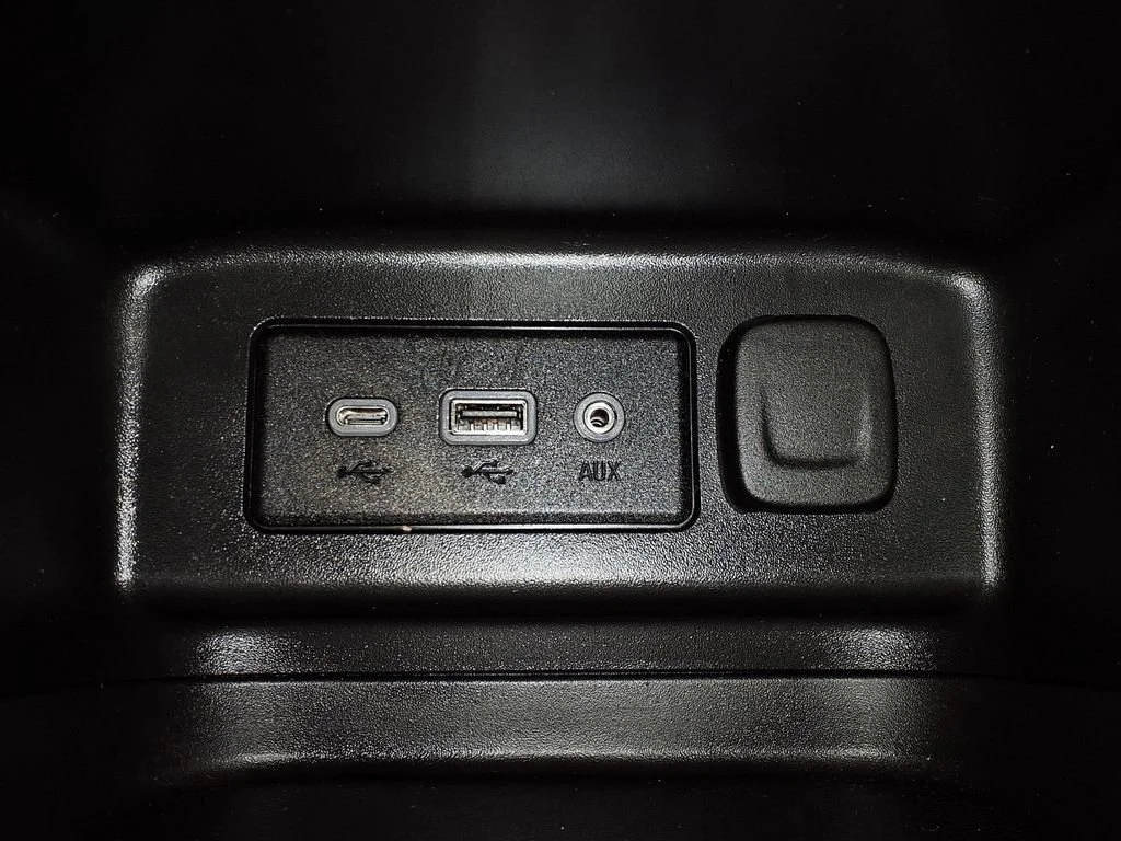 Used 2022 Summit White Chevrolet LT image 23