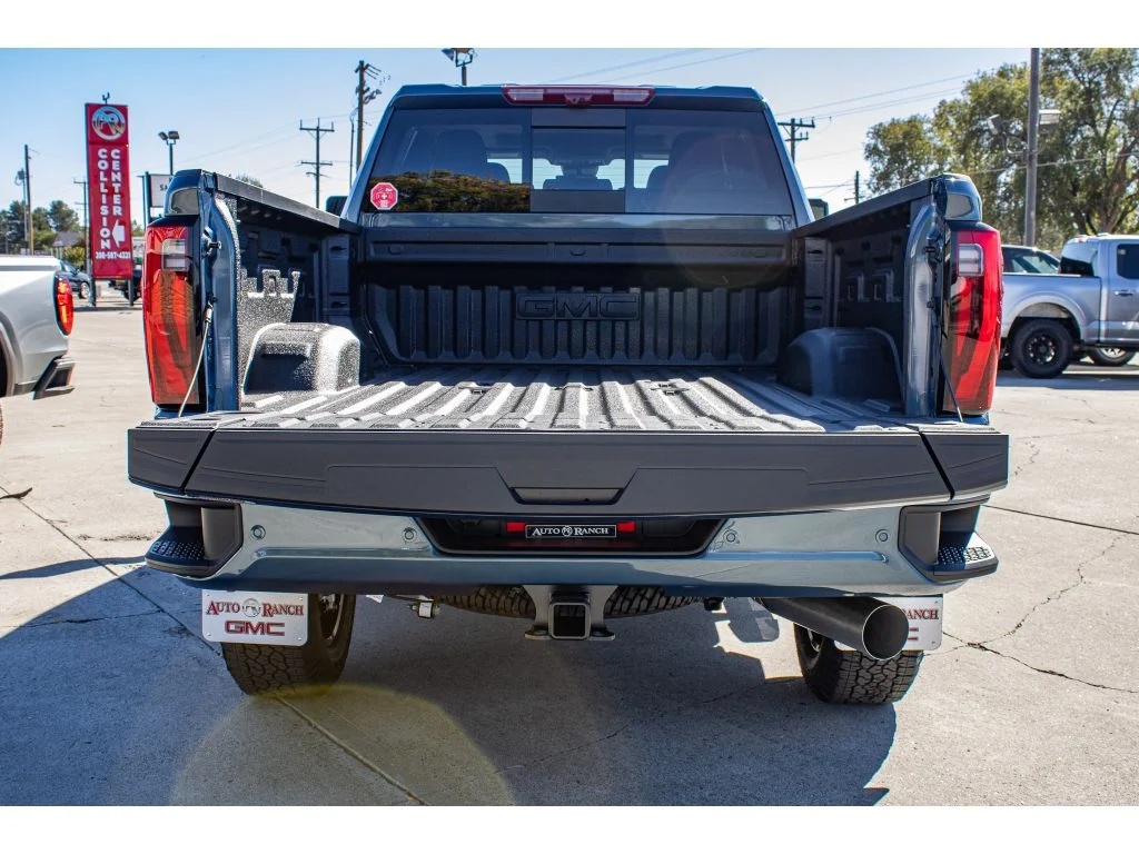 2026 GMC Sierra 3500HD Denali - Photo 9