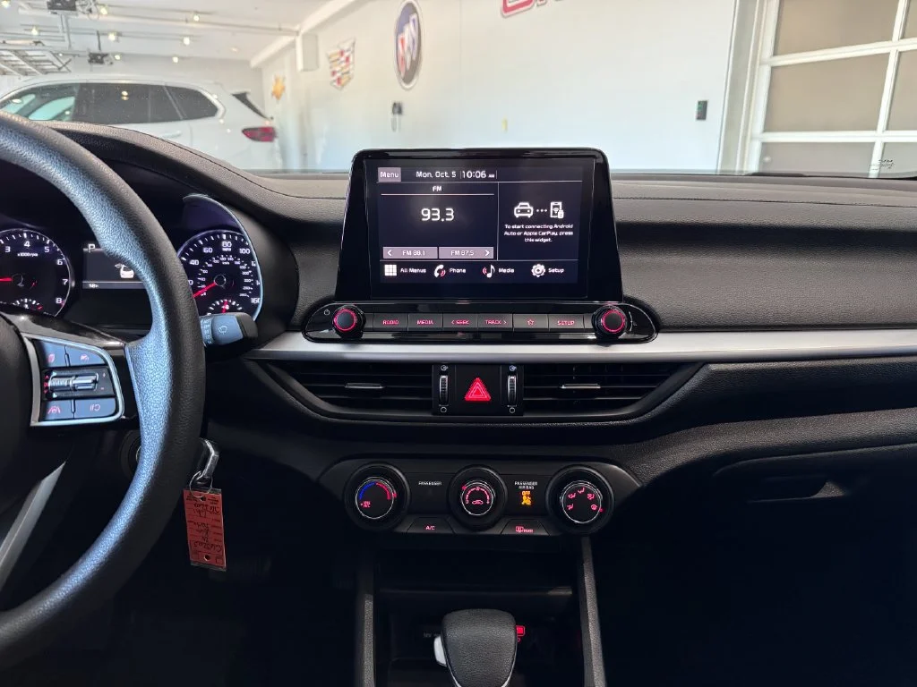 2024 Kia Forte LXS - Photo 17