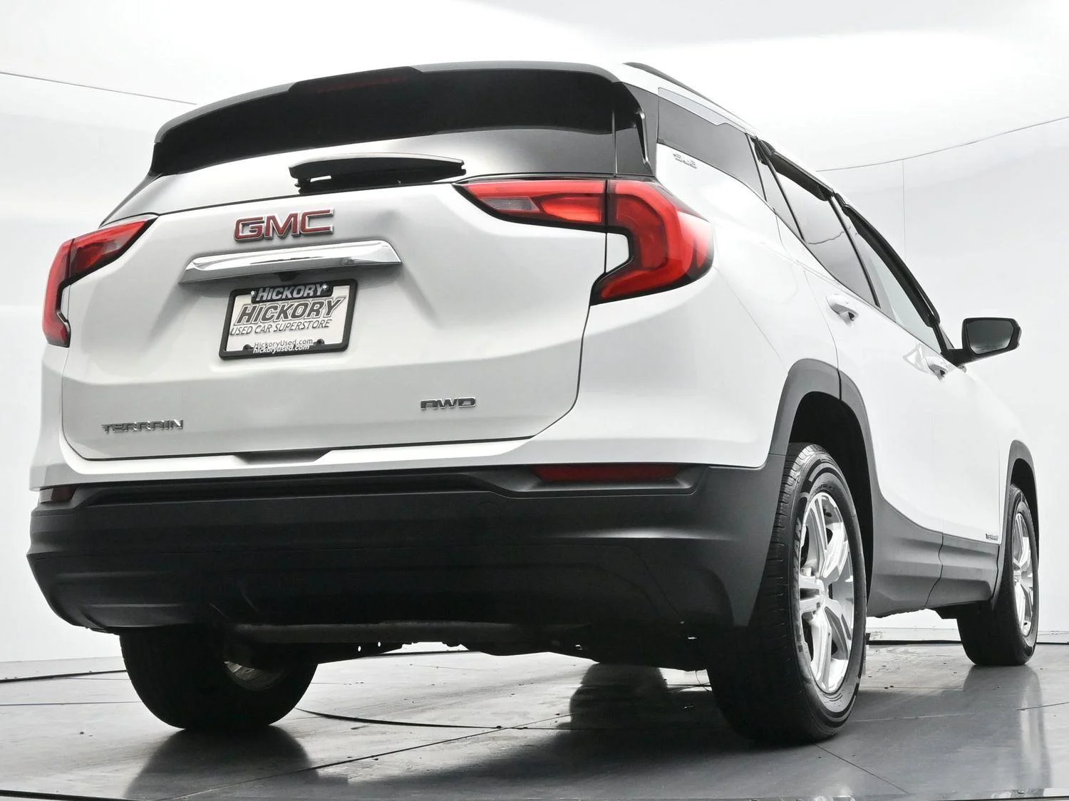 Used 2020 Summit White GMC SLE image 49