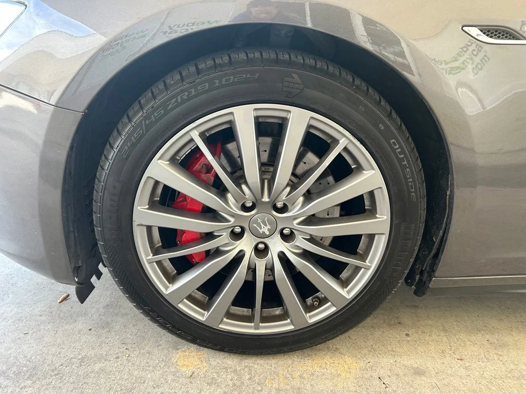 Used 2015 Gray Maserati Base image 16
