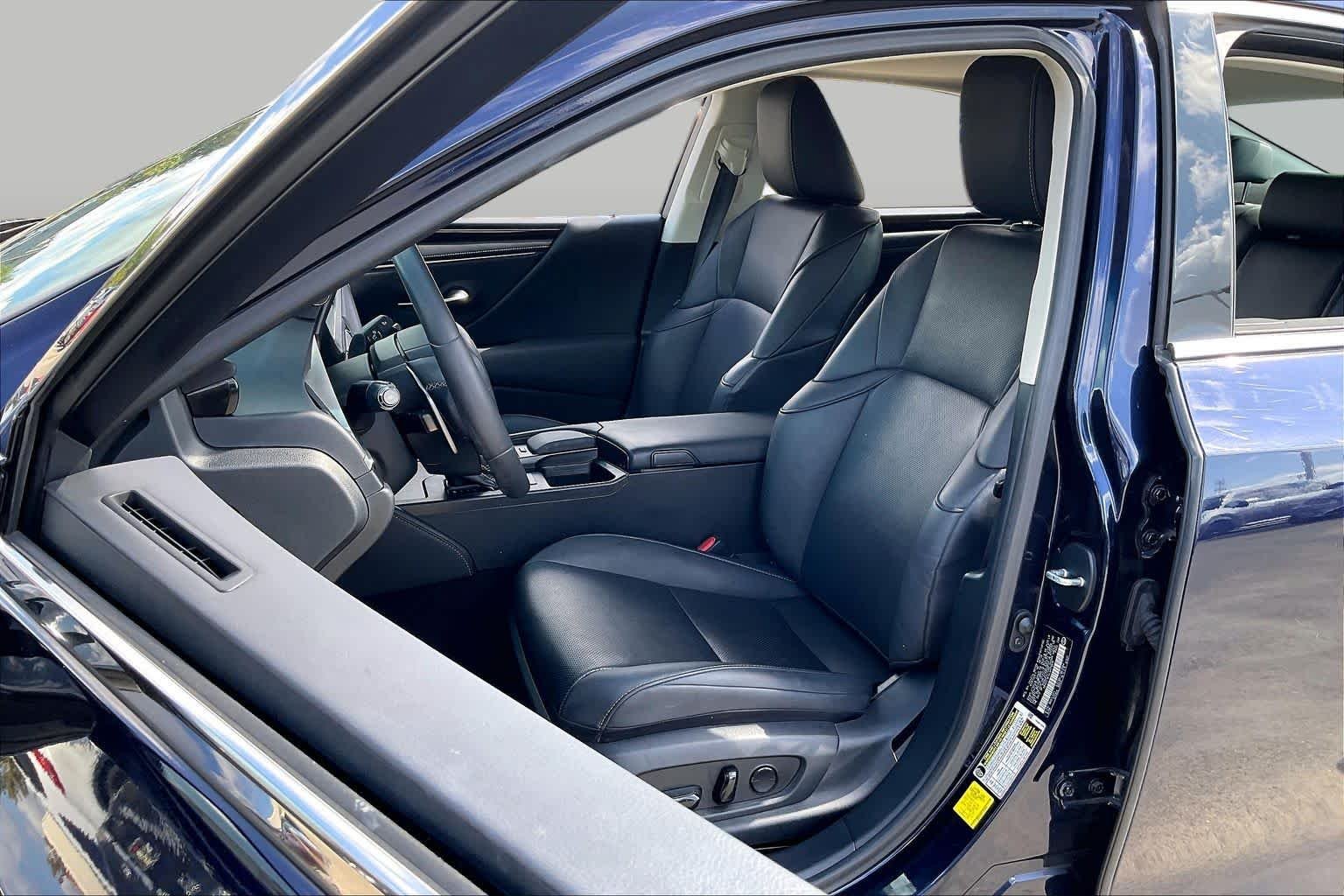Used 2020 Nightfall Mica Lexus  image 7