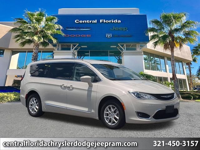 2020 Chrysler Pacifica Touring L's photo
