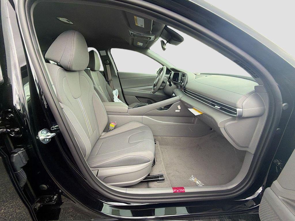 New 2026 Abyss Black Hyundai SEL Sport image 21