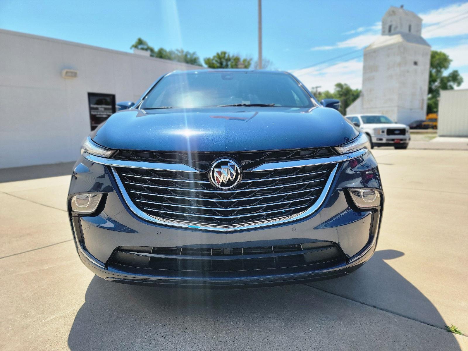 2023 Buick Enclave Essence's photo