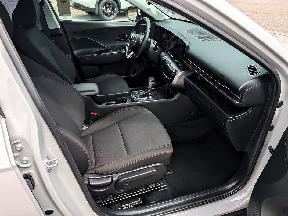Used 2025 Cyber Gray Metallic Hyundai SEL image 22