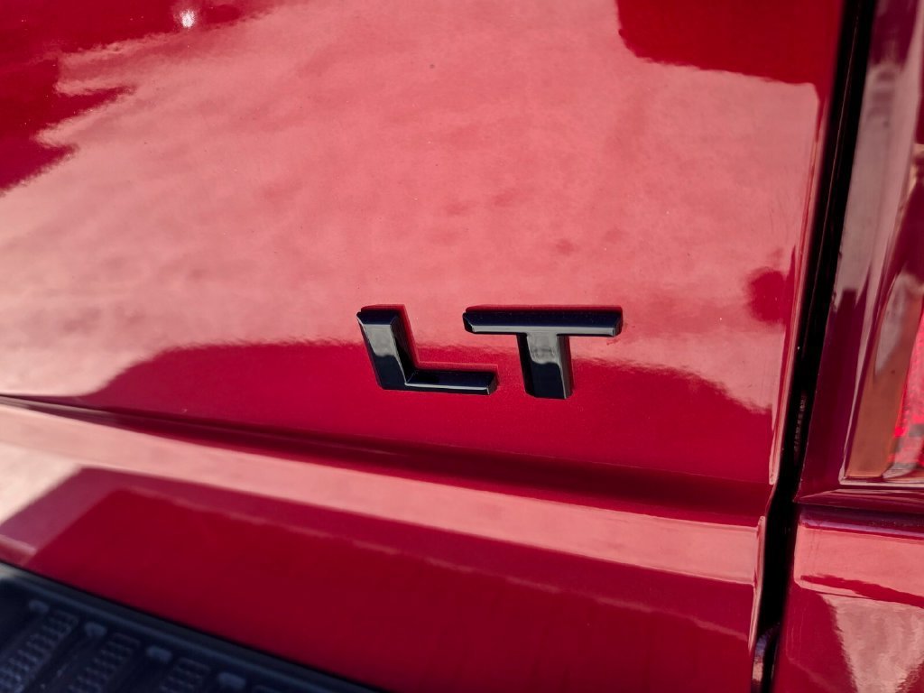 Used 2023 RADIANT RED TINTCOAT Chevrolet LT image 11