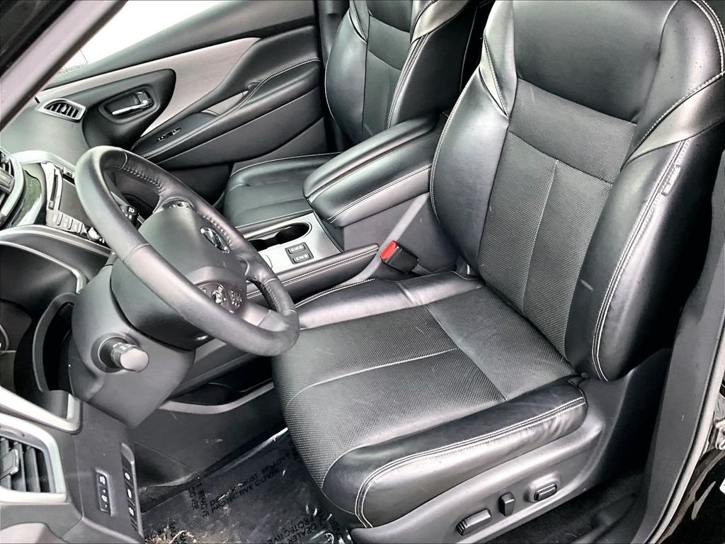 Used 2021 Black Nissan SL image 10