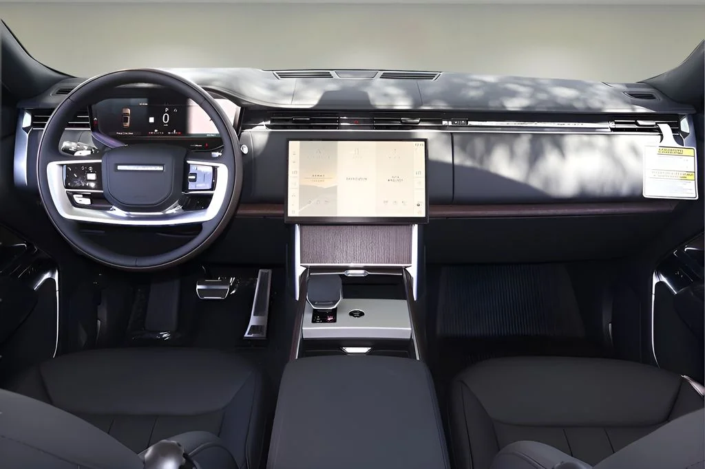 New 2026 Ostuni Pearl White Land Rover SE image 13