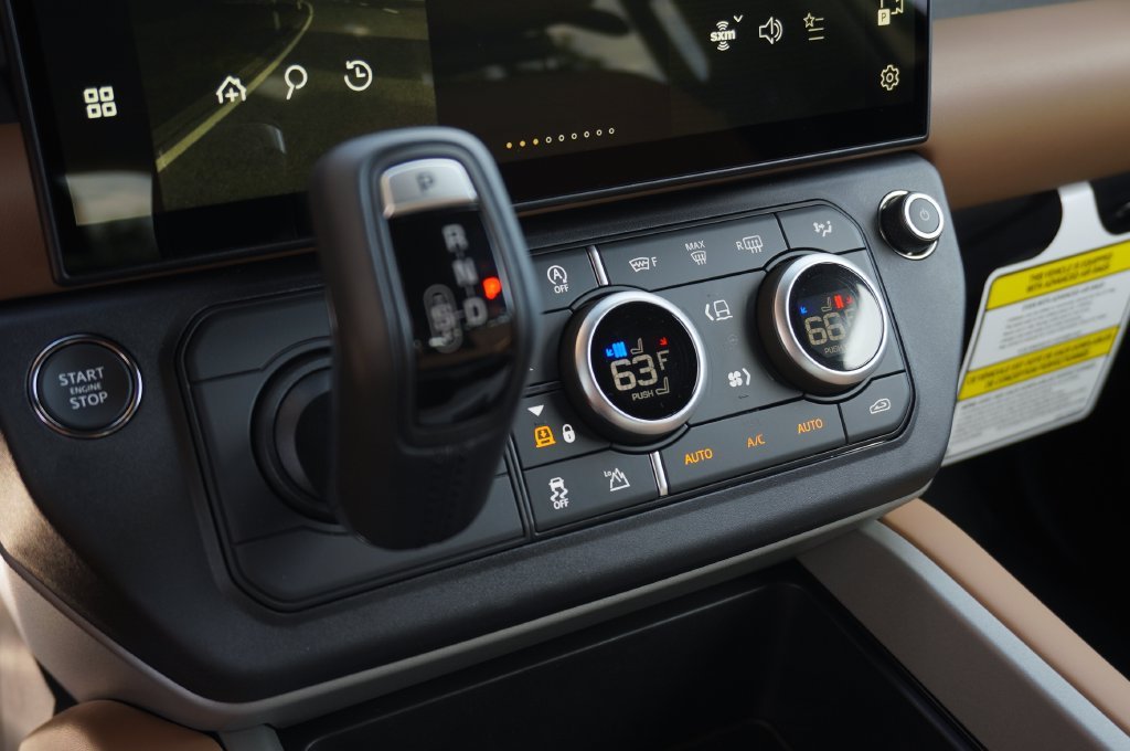 New 2026 Woolstone Green Land Rover X image 29