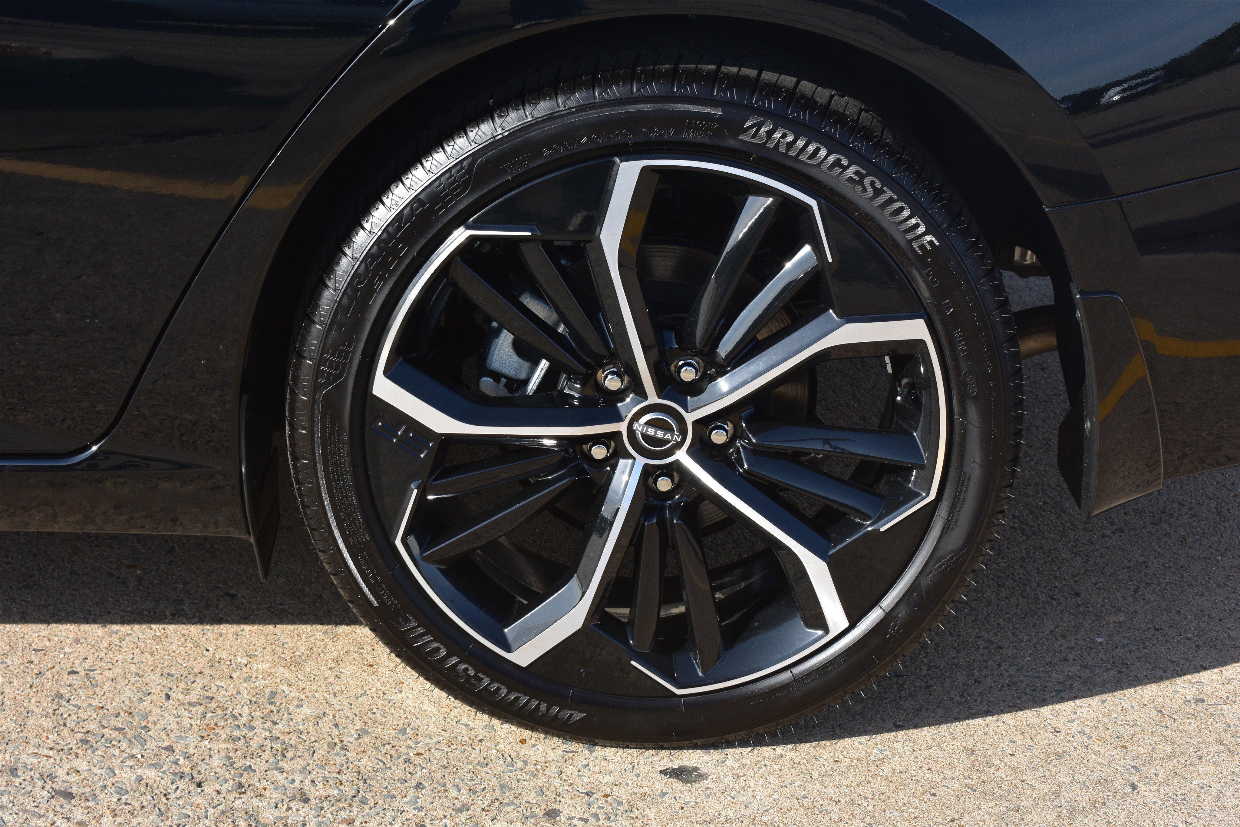 Used 2025 Super Black Nissan SR image 11