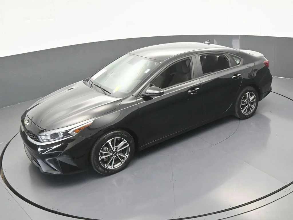 Used 2023 Aurora Black Pearl Kia LXS image 42